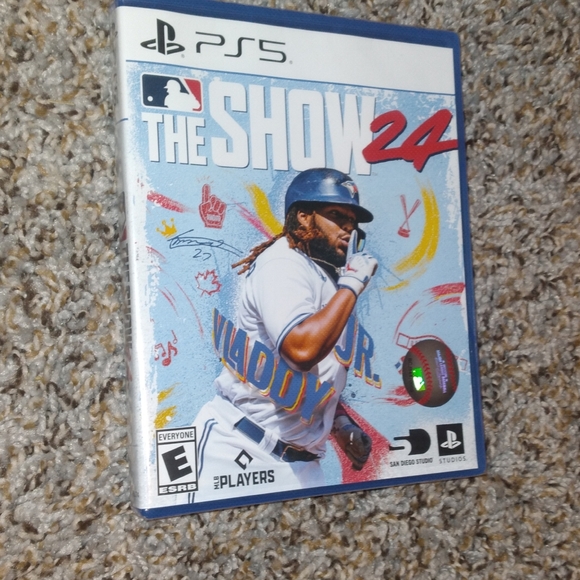 PS5 Sport 3 Game Bundle - NBA 2K24/The Show/ Madden 24 - Picture 3 of 4
